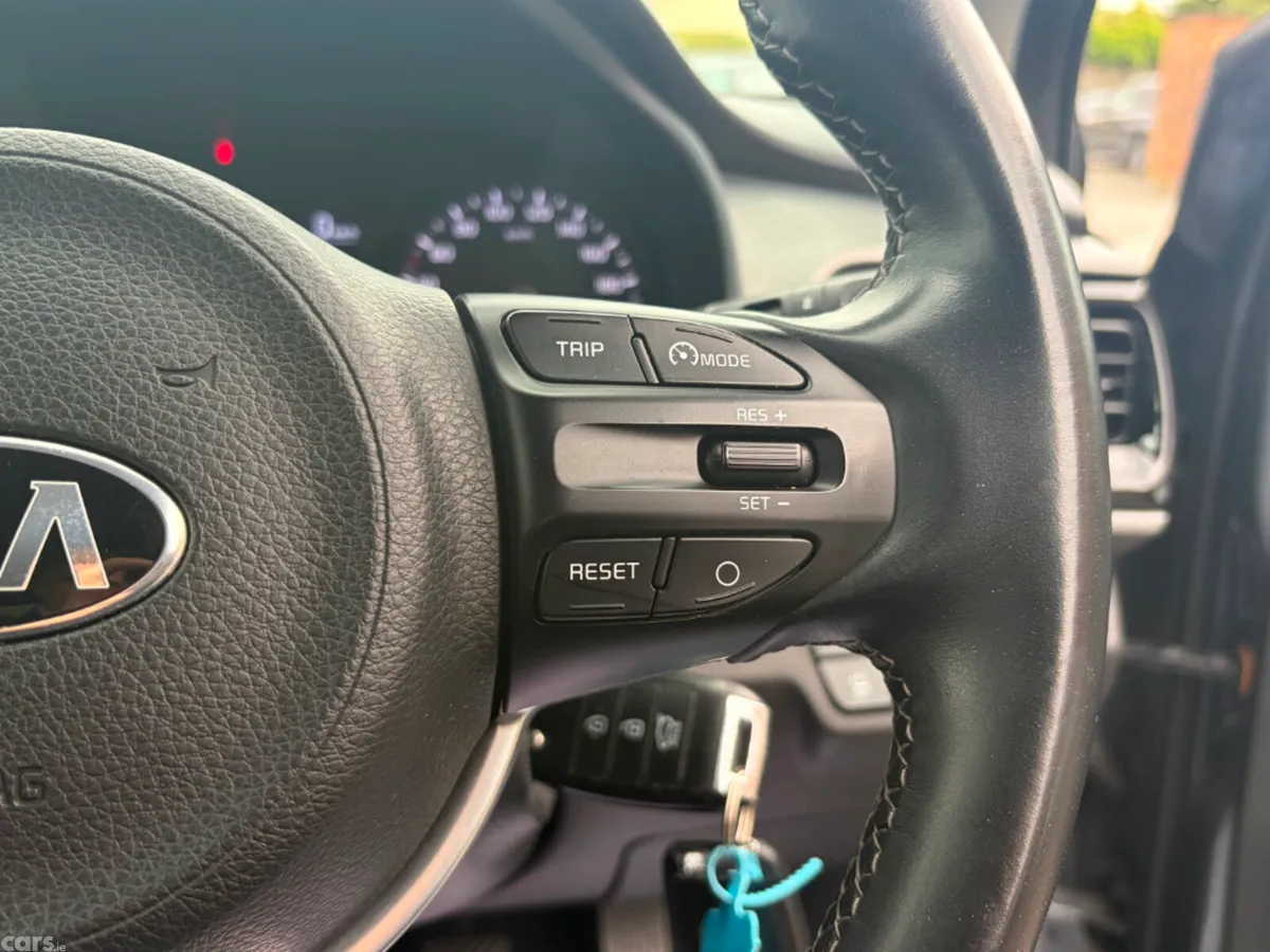 Kia Stonic Hatchback, Petrol, 2021, Grey