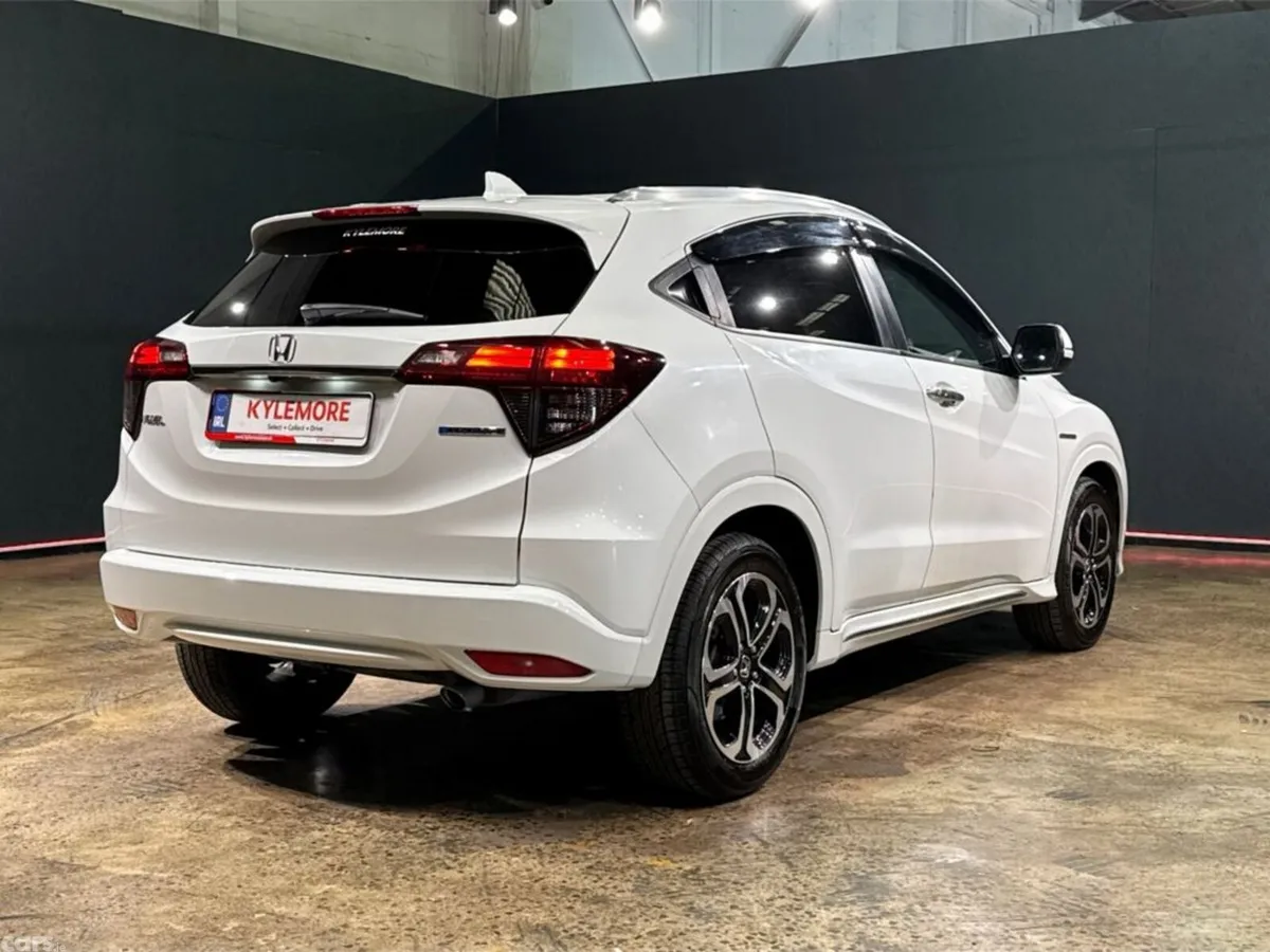 Honda Vezel SUV, Petrol Hybrid, 2021, White