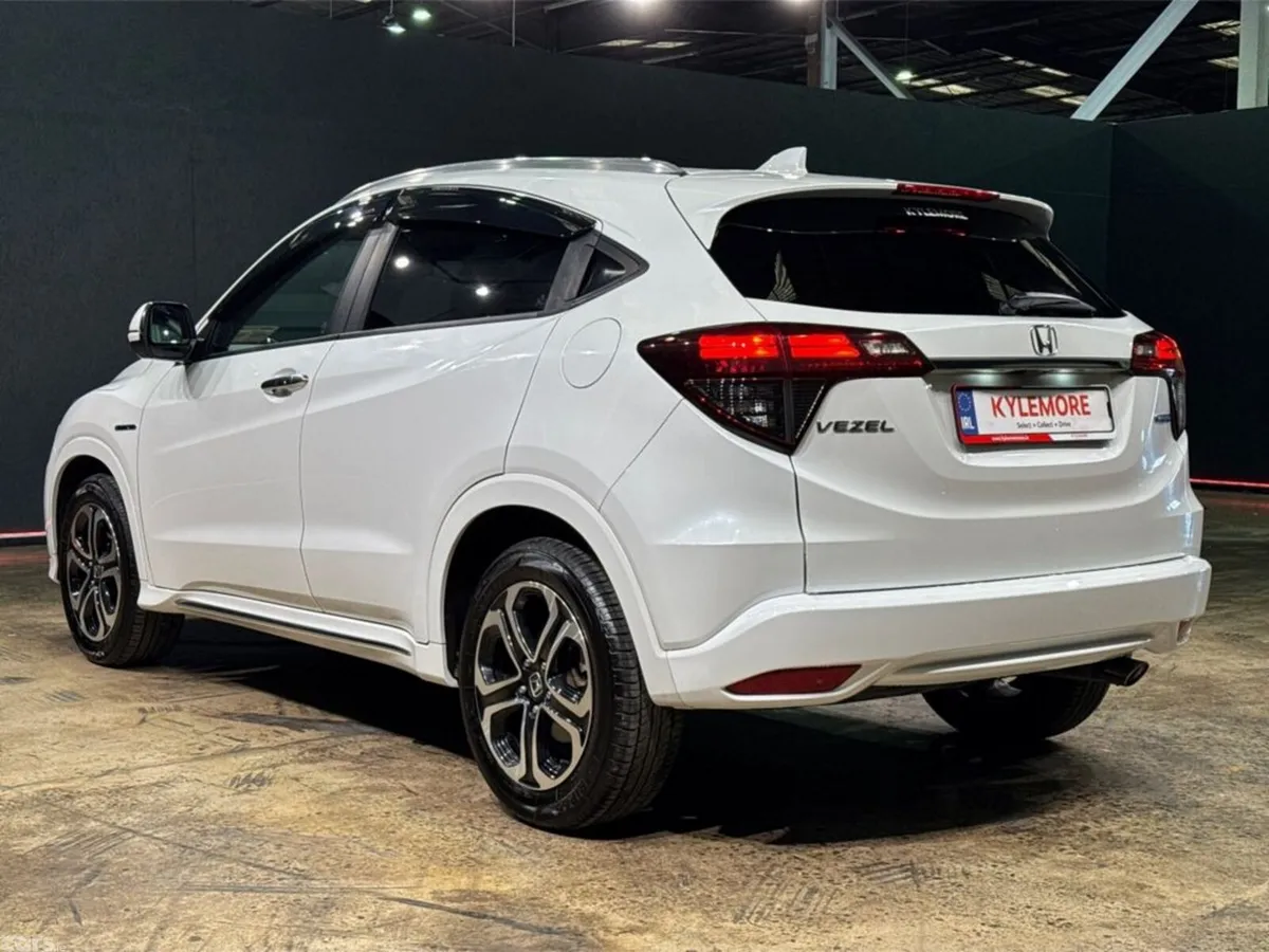 Honda Vezel SUV, Petrol Hybrid, 2021, White
