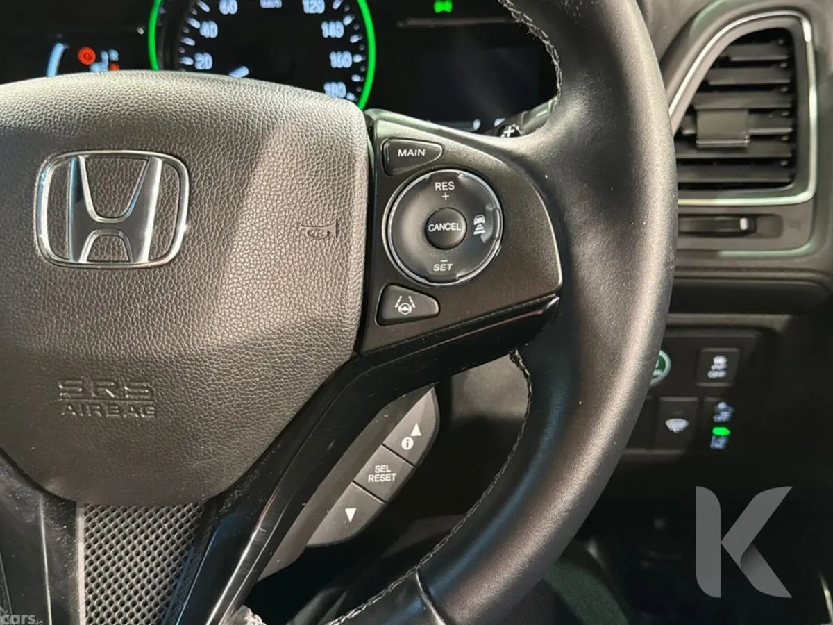 Honda Vezel SUV, Petrol Hybrid, 2021, White