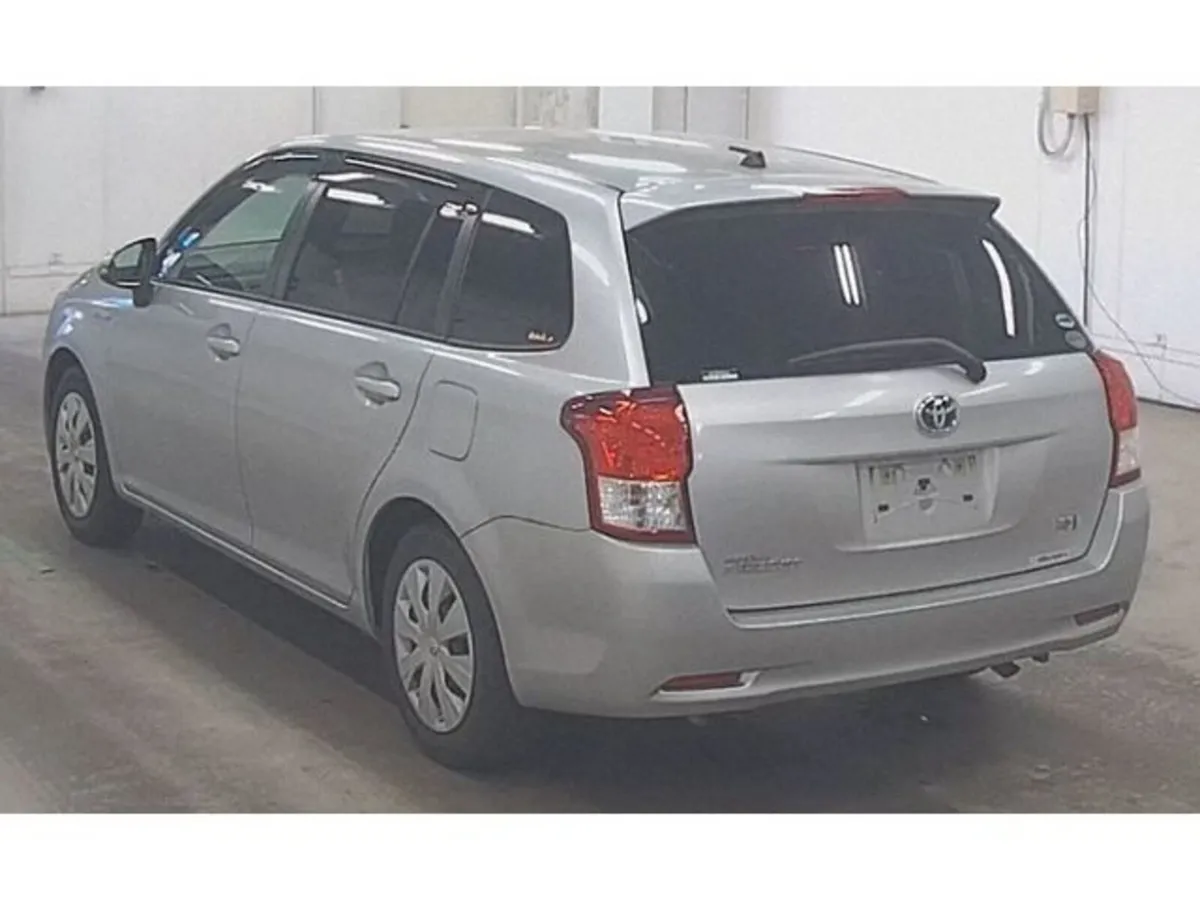 Toyota Corolla Estate, Petrol Hybrid, 2015, Silver