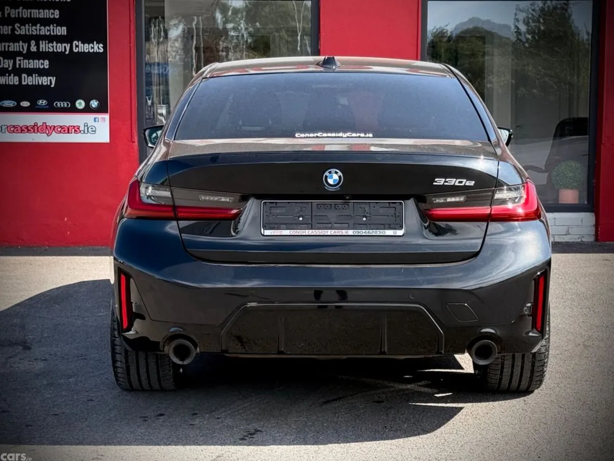 BMW 3-Series Saloon, Petrol Hybrid, 2023, Black