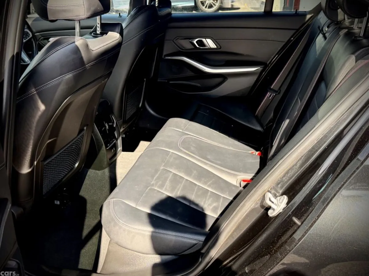 BMW 3-Series Saloon, Petrol Hybrid, 2023, Black