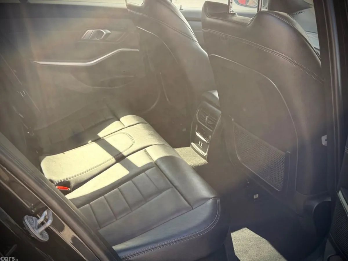 BMW 3-Series Saloon, Petrol Hybrid, 2023, Black