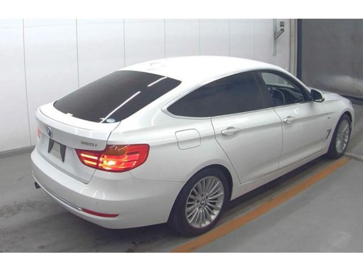 BMW 3-Series Hatchback, Petrol, 2015, White