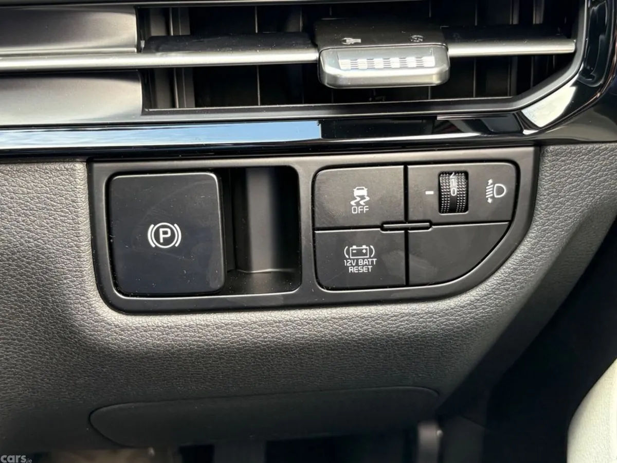 Kia Sportage SUV, Petrol Hybrid, 2027, Red