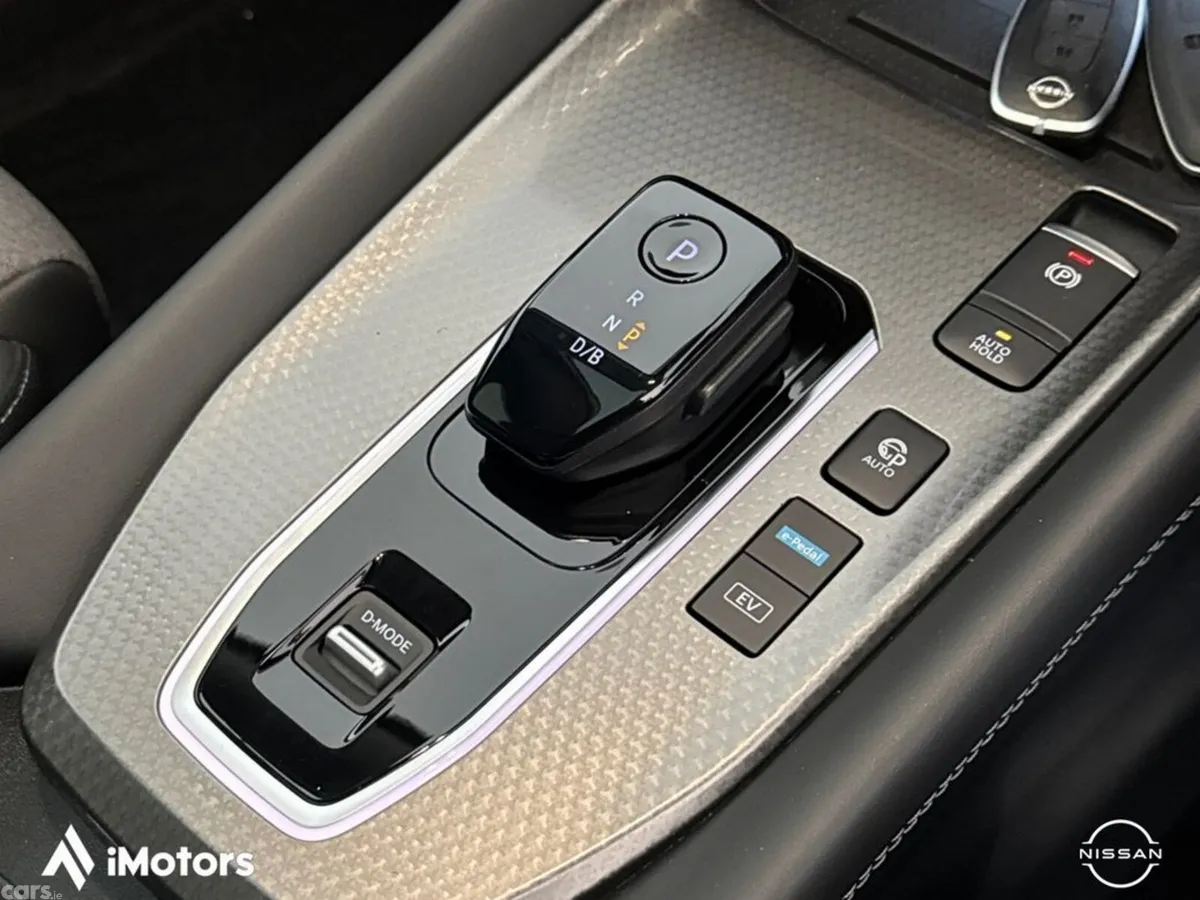 Nissan Qashqai SUV, Petrol Hybrid, 2027, White