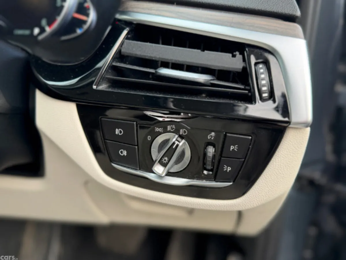 BMW 5-Series Saloon, Diesel, 2018, Blue