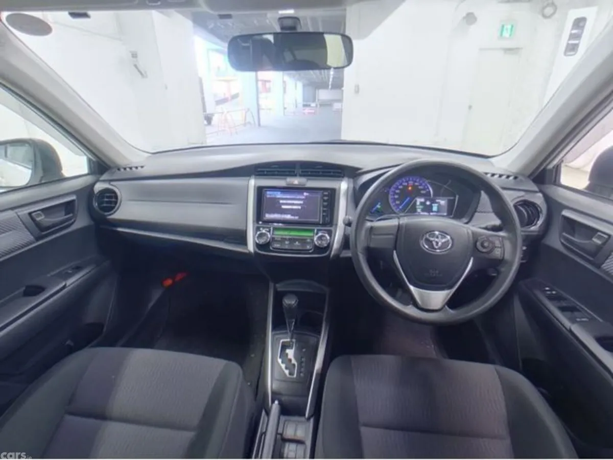 Toyota Corolla Hatchback, Petrol Hybrid, 2015, White