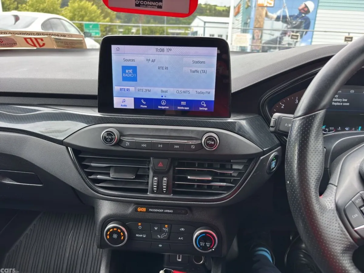 Ford Focus Hatchback, Diesel, 2021, Red