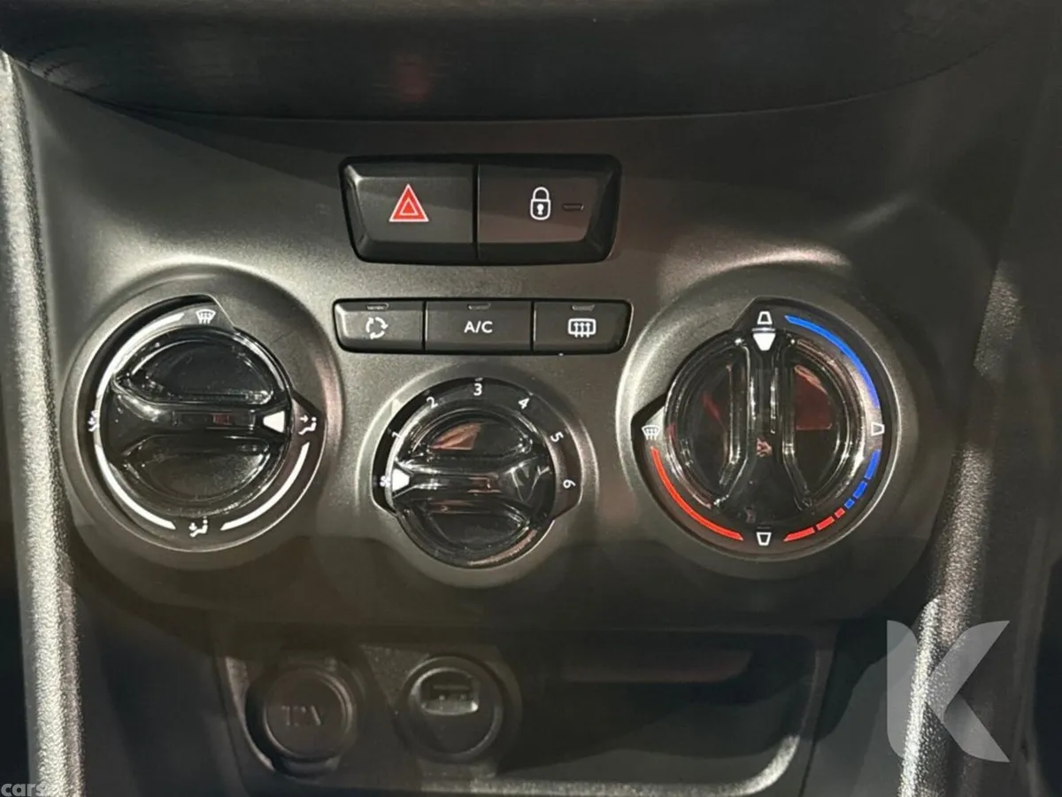 Peugeot 208 Hatchback, Petrol, 2017, White