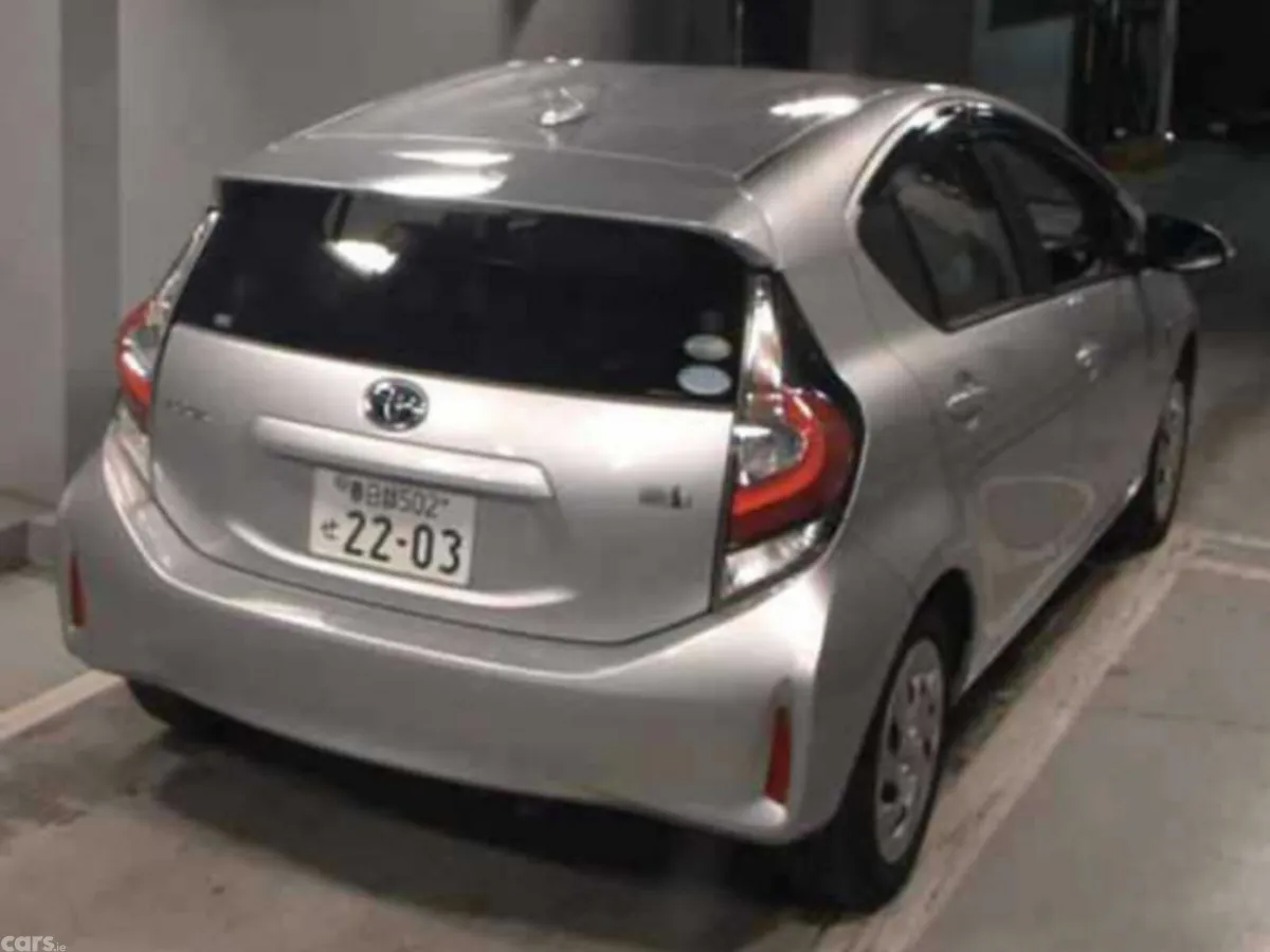 Toyota Aqua Hatchback, Petrol Hybrid, 2017, Silver