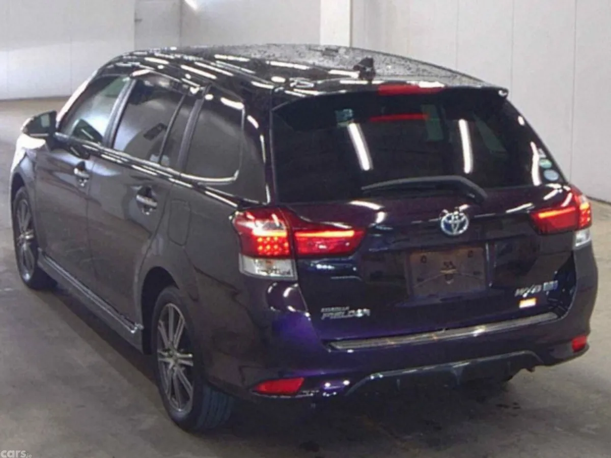 Toyota Corolla Estate, Petrol Hybrid, 2015, Blue