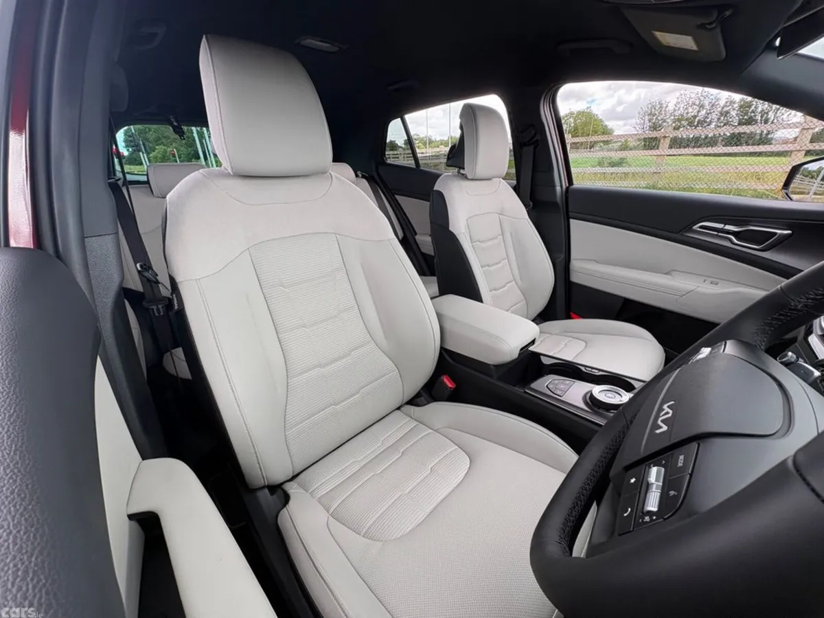 Kia Sportage SUV, Petrol Plug-in Hybrid, 2027, Red