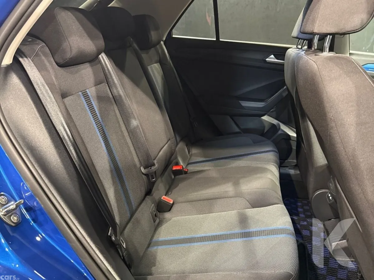 Volkswagen T-Roc SUV, Diesel, 2021, Blue