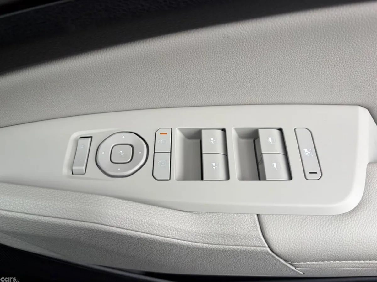Kia Sportage SUV, Petrol Plug-in Hybrid, 2027, Red