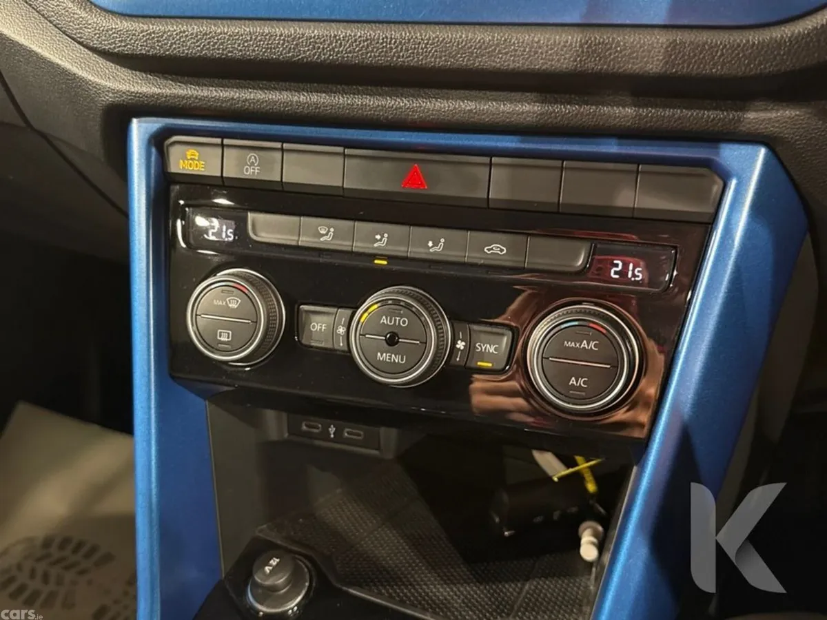 Volkswagen T-Roc SUV, Diesel, 2021, Blue