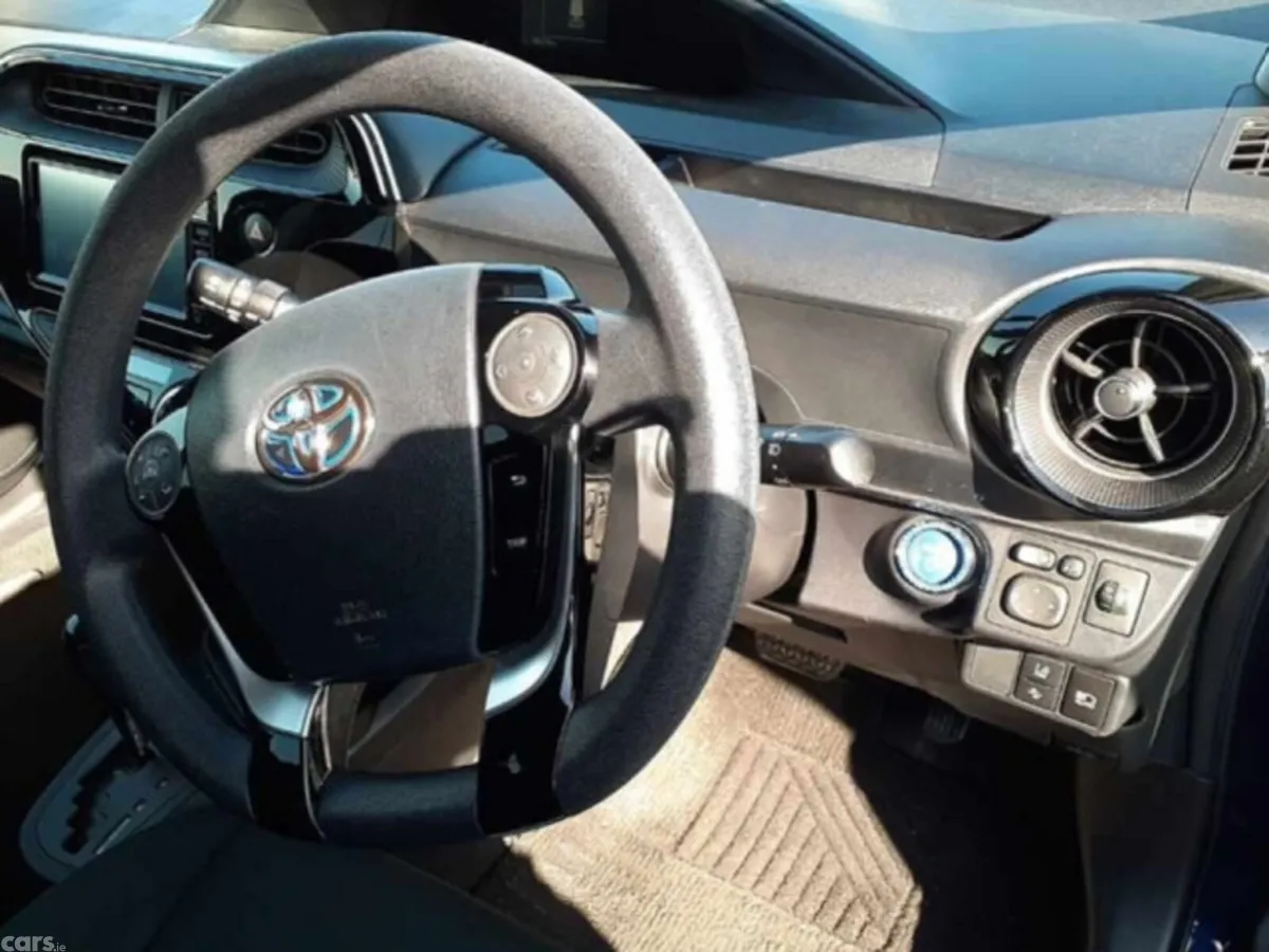 Toyota Aqua Hatchback, Petrol Hybrid, 2018, Blue