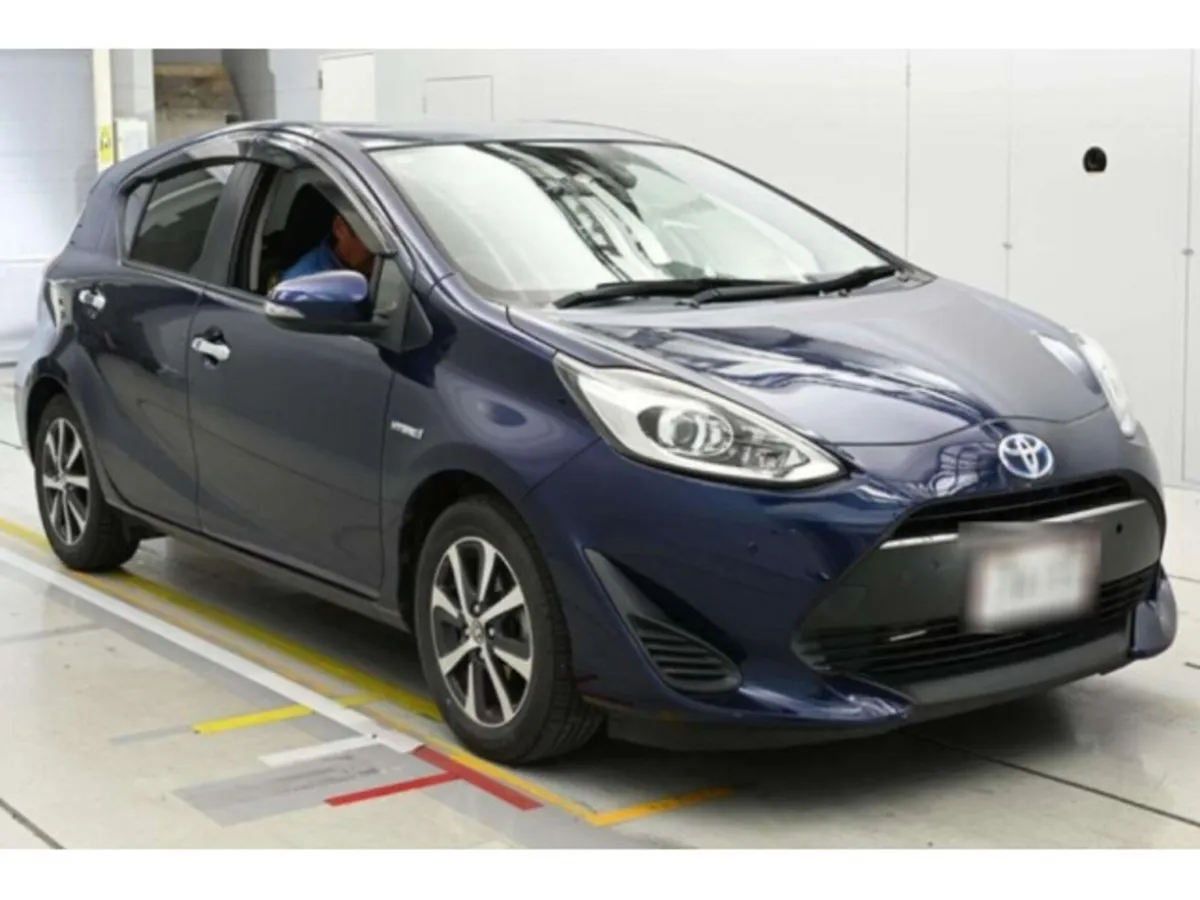Toyota Aqua Hatchback, Petrol Hybrid, 2018, Blue