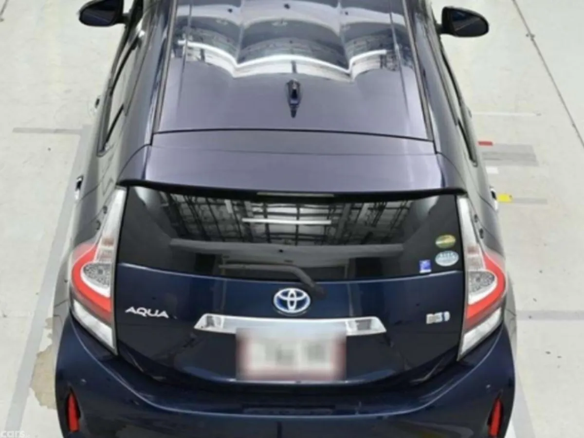 Toyota Aqua Hatchback, Petrol Hybrid, 2018, Blue