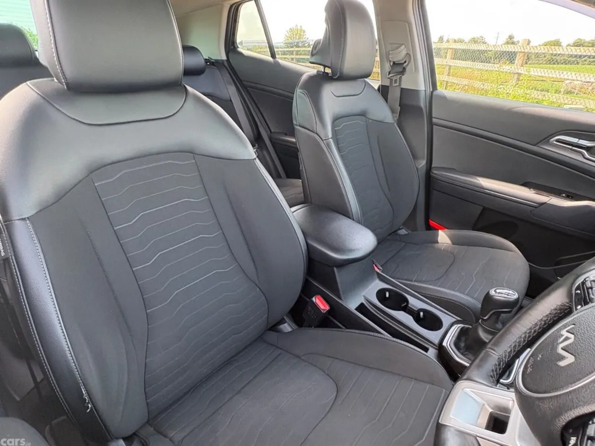 Kia Sportage SUV, Diesel Hybrid, 2023, Black