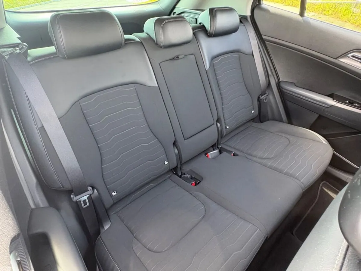 Kia Sportage SUV, Diesel Hybrid, 2023, Black