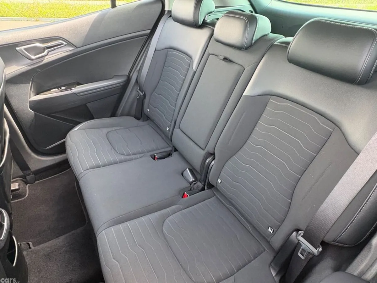 Kia Sportage SUV, Diesel Hybrid, 2023, Black