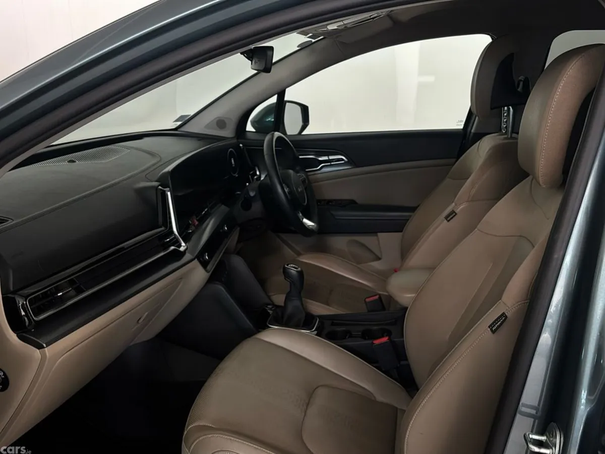 Kia Sportage MPV, Diesel Hybrid, 2023, Grey