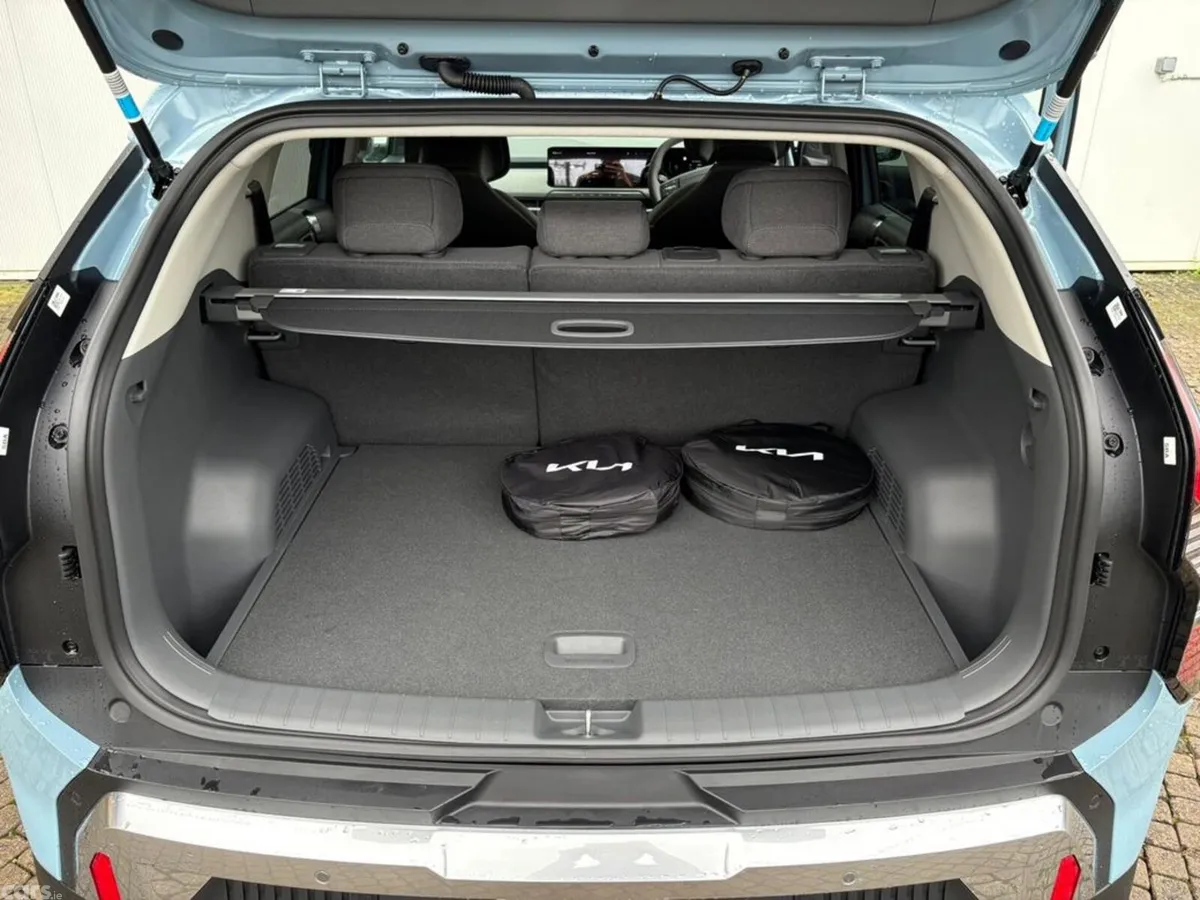 Kia EV3 Hatchback, Electric, 2027, Blue