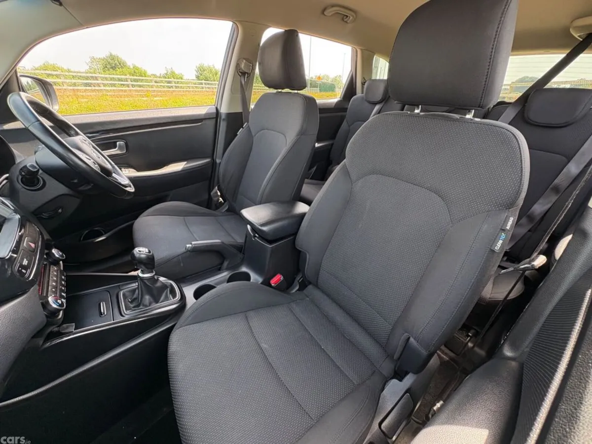 Kia Carens MPV, Diesel, 2016, Blue
