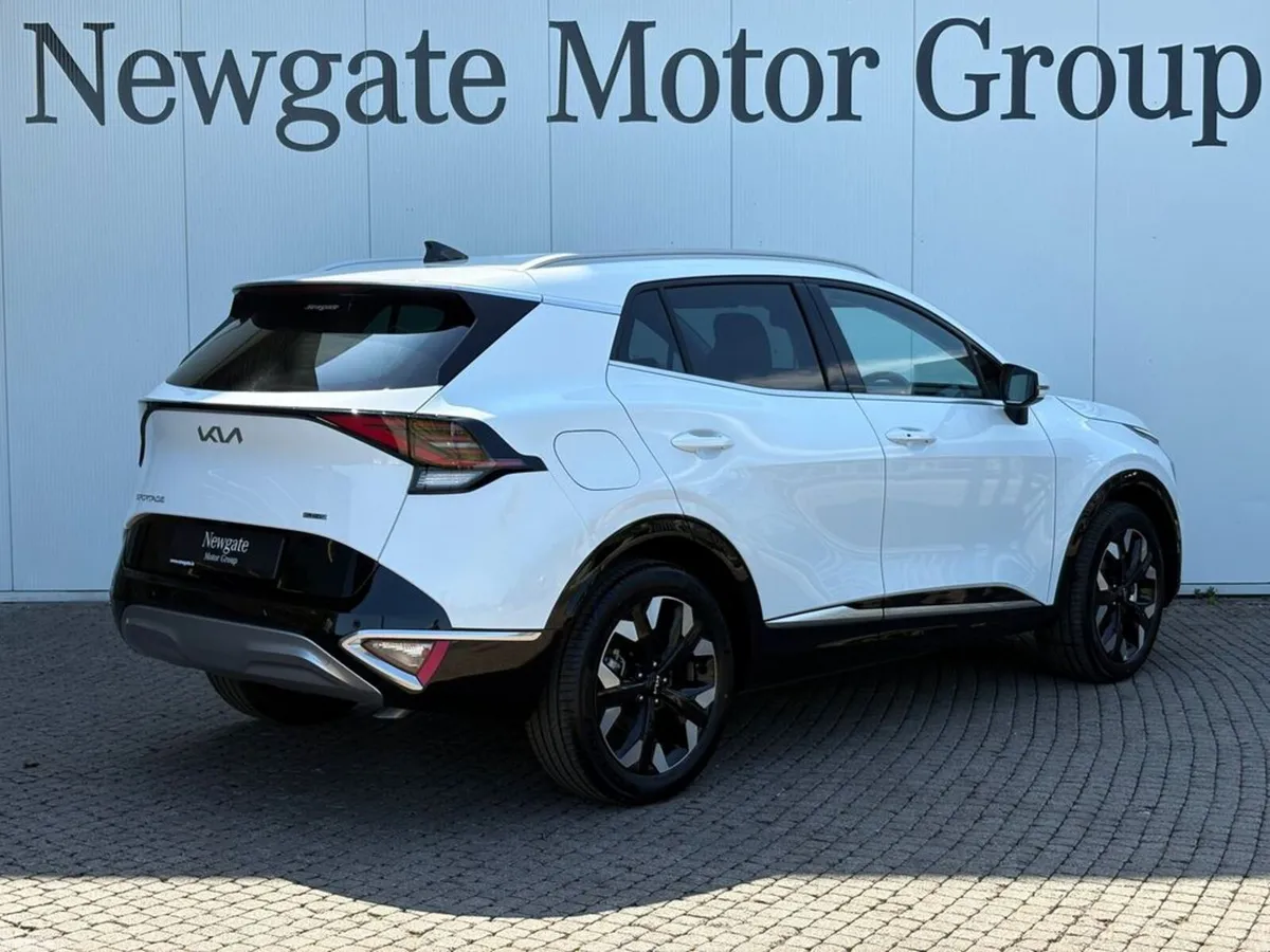 Kia Sportage SUV, Petrol Plug-in Hybrid, 2027, White