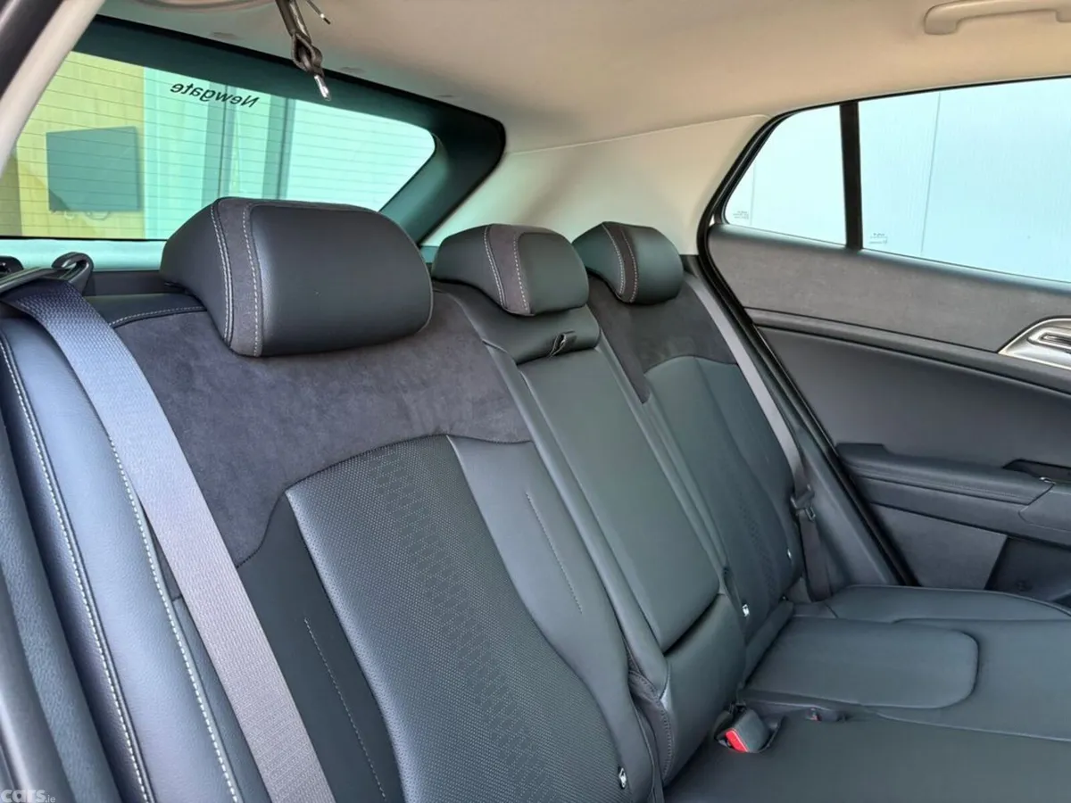 Kia Sportage SUV, Petrol Plug-in Hybrid, 2027, White