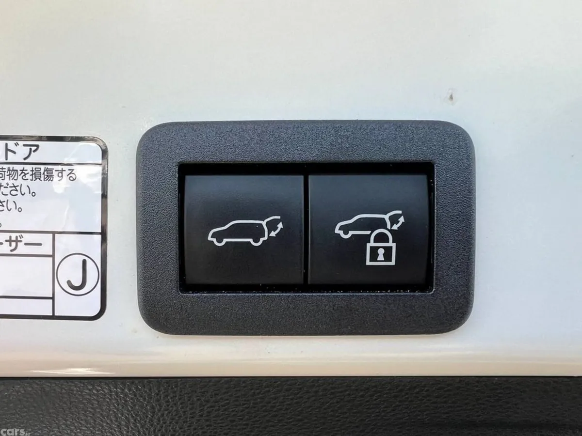 Toyota Yaris Cross Hatchback, Petrol Hybrid, 2022, White