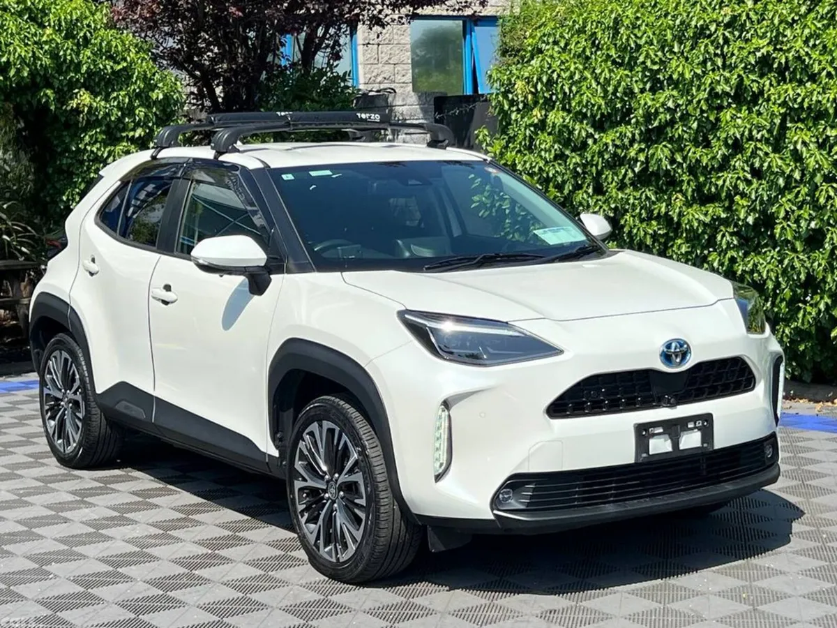 Toyota Yaris Cross Hatchback, Petrol Hybrid, 2022, White
