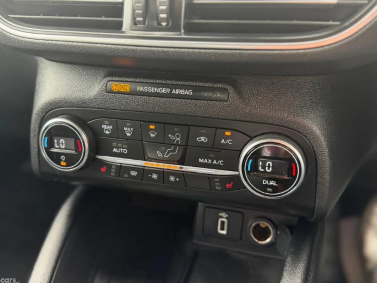 Ford Focus Hatchback, Diesel, 2019, Blue