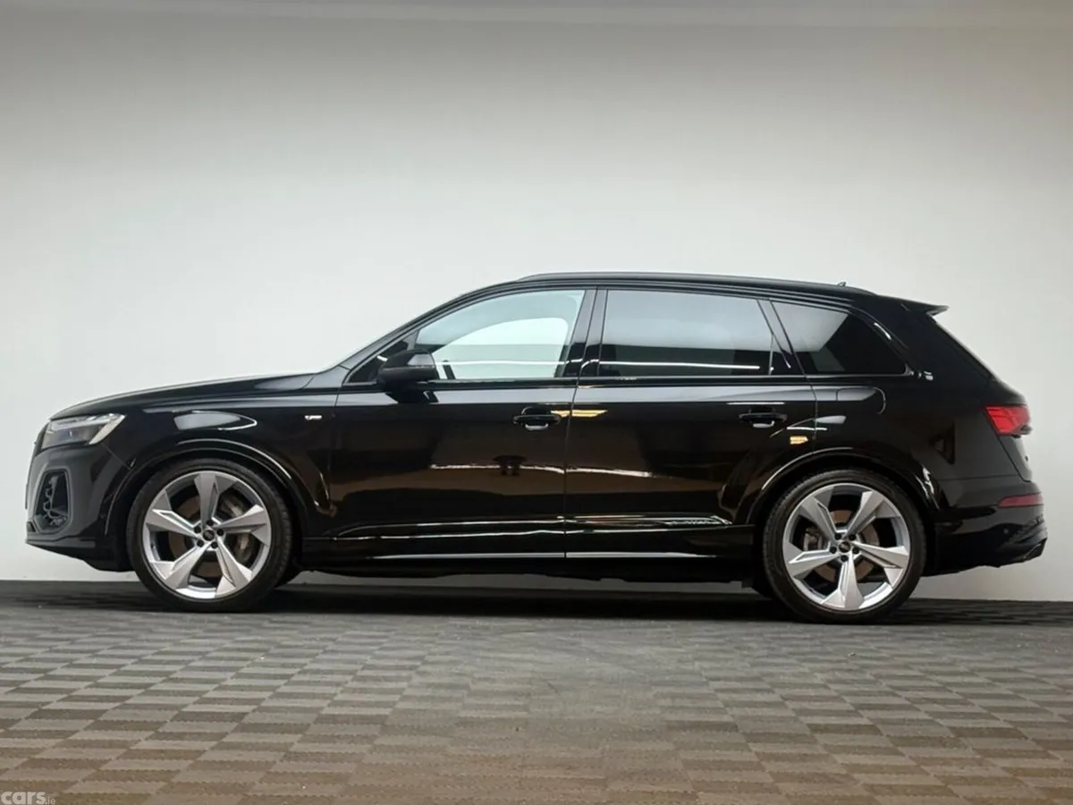 Audi Q7 SUV, Petrol Plug-in Hybrid, 2026, Black