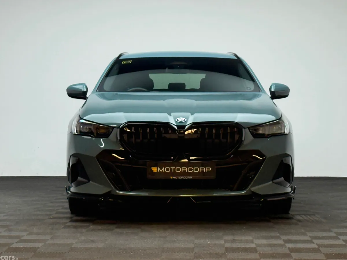 BMW 5-Series Estate, Petrol Plug-in Hybrid, 2025, Green