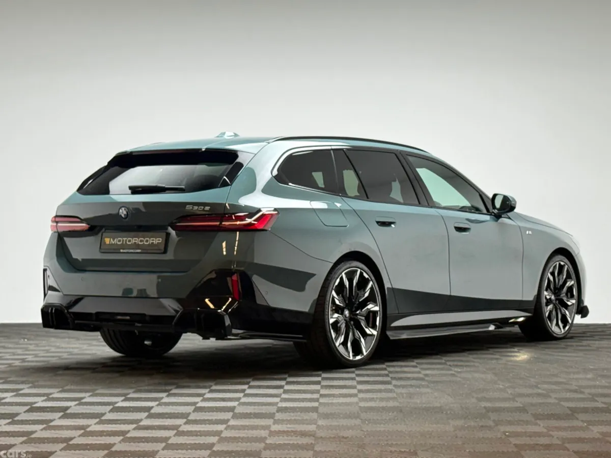 BMW 5-Series Estate, Petrol Plug-in Hybrid, 2025, Green