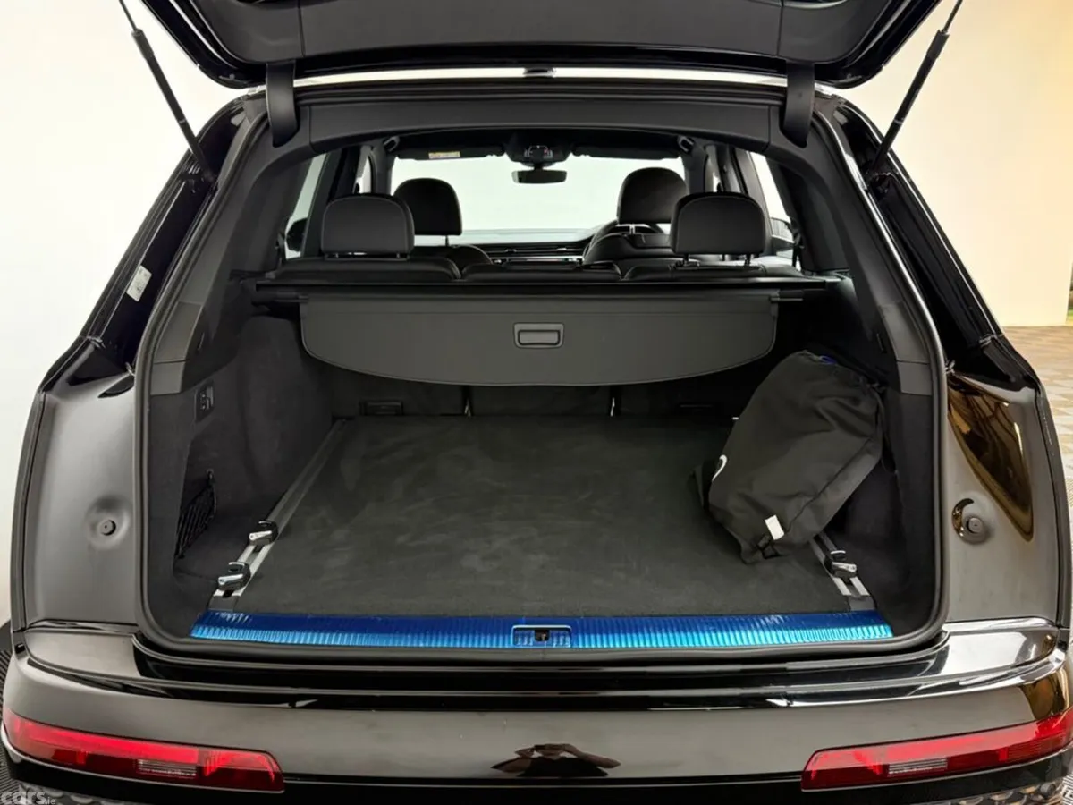 Audi Q7 SUV, Petrol Plug-in Hybrid, 2026, Black
