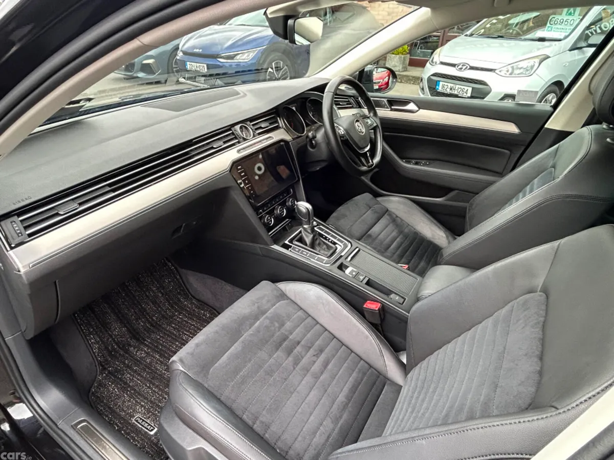 Volkswagen Passat Saloon, Diesel, 2018, Black