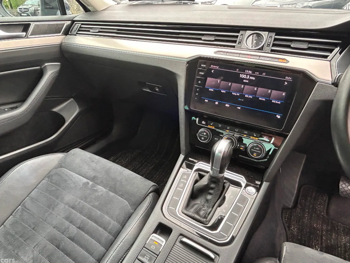 Volkswagen Passat Saloon, Diesel, 2018, Black