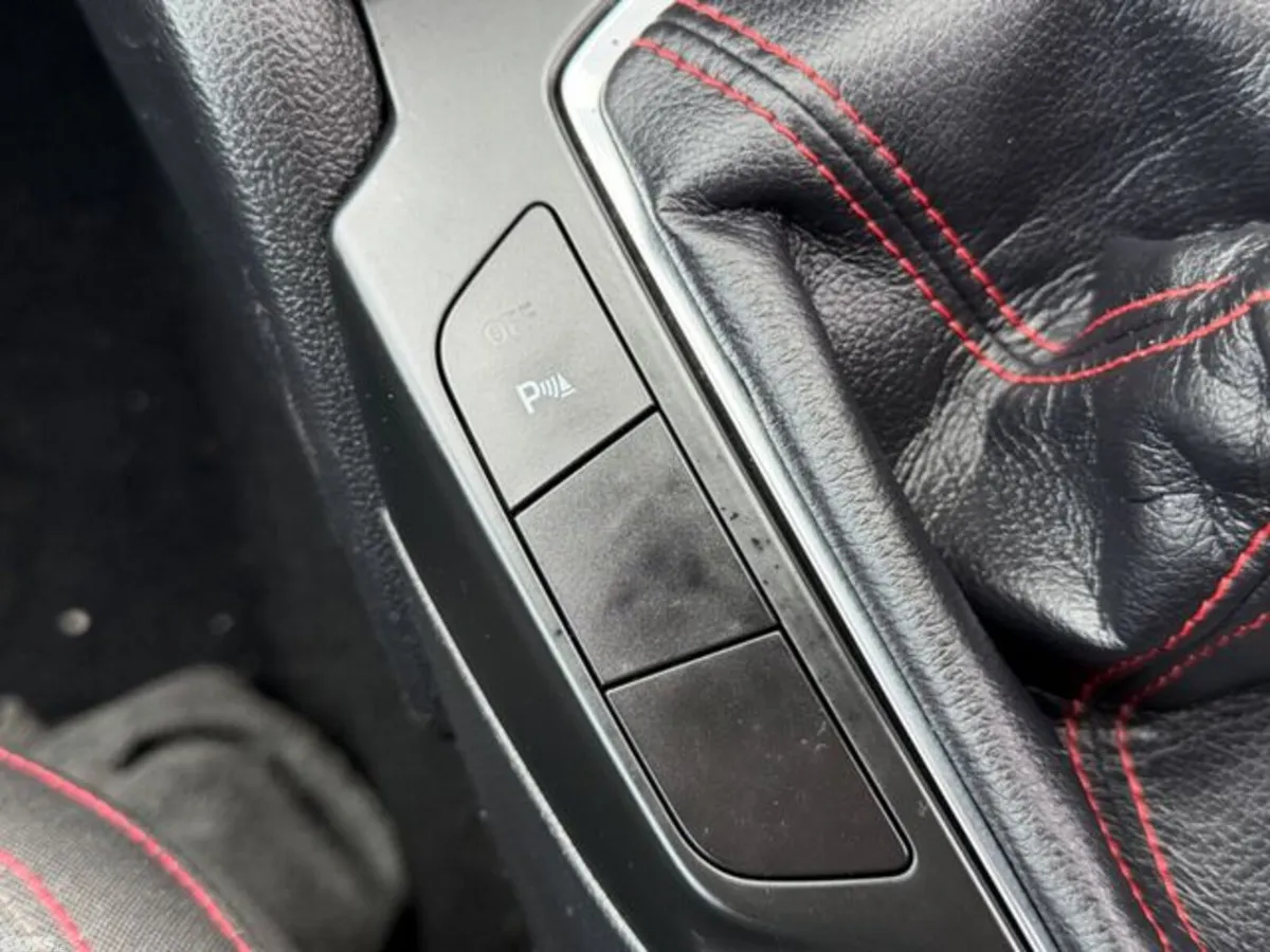 Ford Focus Hatchback, Diesel, 2018, Black