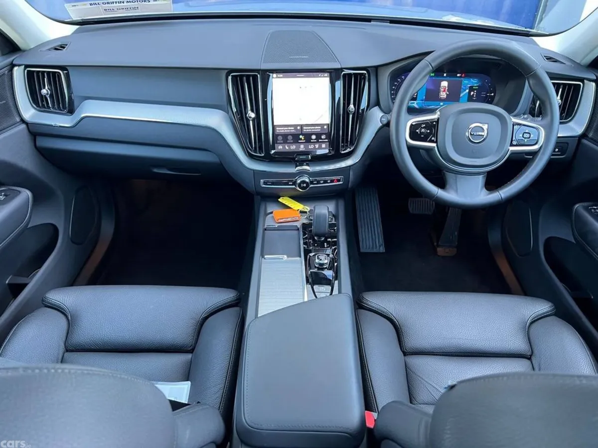 Volvo XC60 SUV, Petrol Plug-in Hybrid, 2025, Silver
