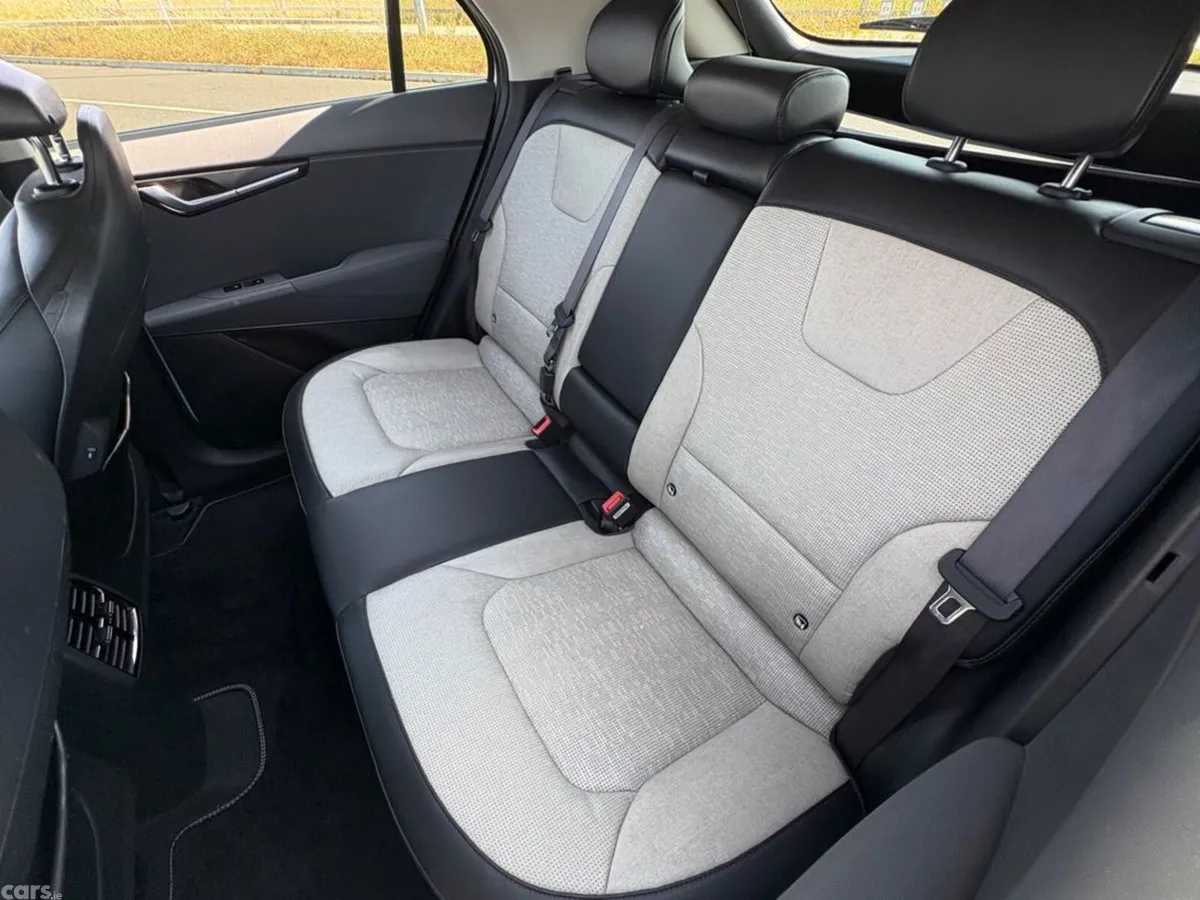 Kia e-Niro Hatchback, Electric, 2023, White