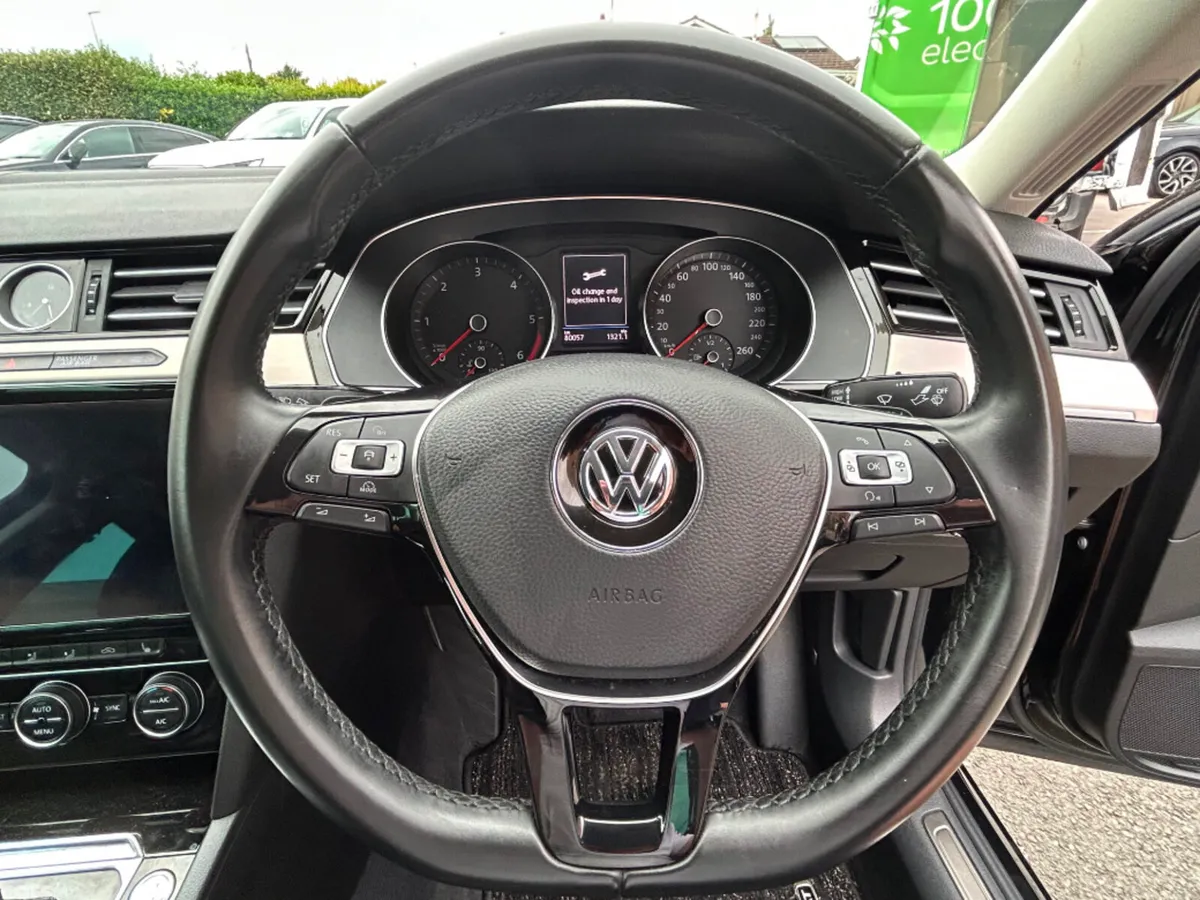 Volkswagen Passat Saloon, Diesel, 2018, Black