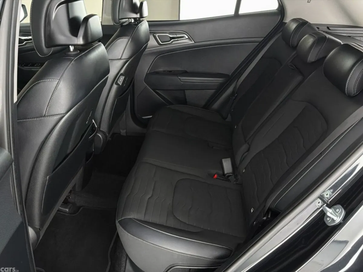 Kia Sportage SUV, Petrol Plug-in Hybrid, 2023, Black