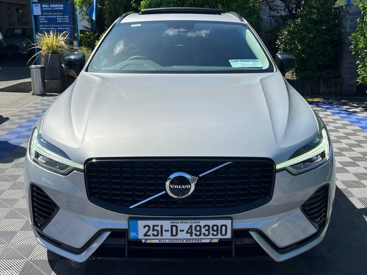 Volvo XC60 SUV, Petrol Plug-in Hybrid, 2025, Silver