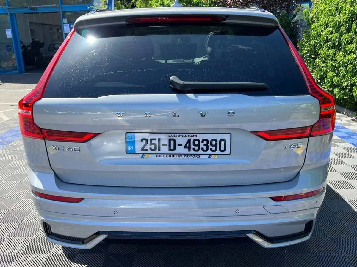 Volvo XC60 SUV, Petrol Plug-in Hybrid, 2025, Silver