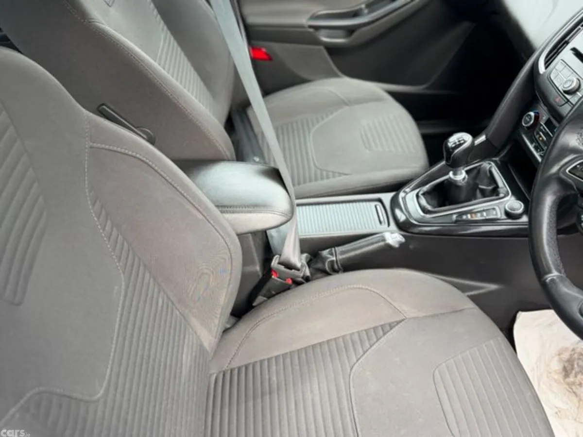 Ford Focus Hatchback, Diesel, 2017, White