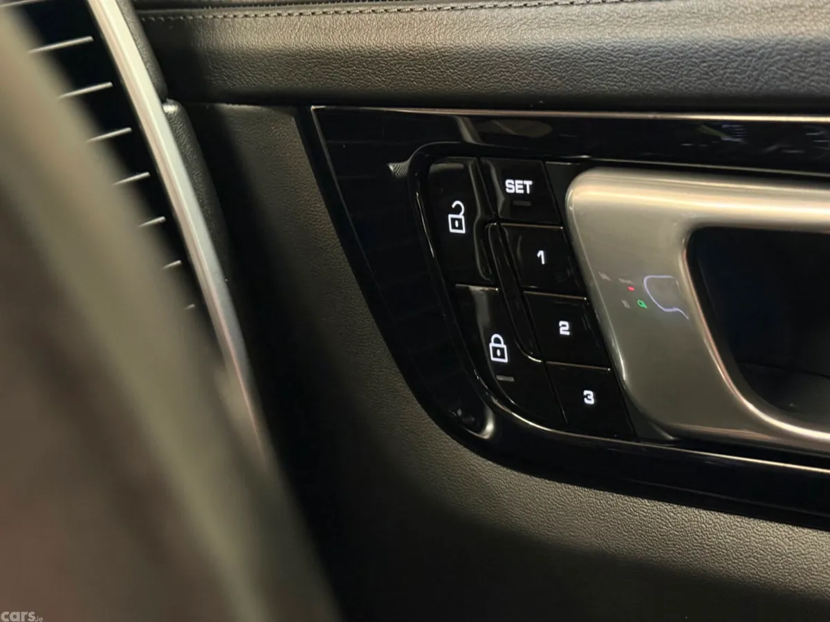 Porsche Cayenne SUV, Petrol Plug-in Hybrid, 2020, Grey